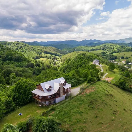 Villa Mountain Range Retreat